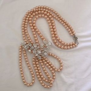 Gorgeous imitation pearl with diamond flowers and butterflies necklace